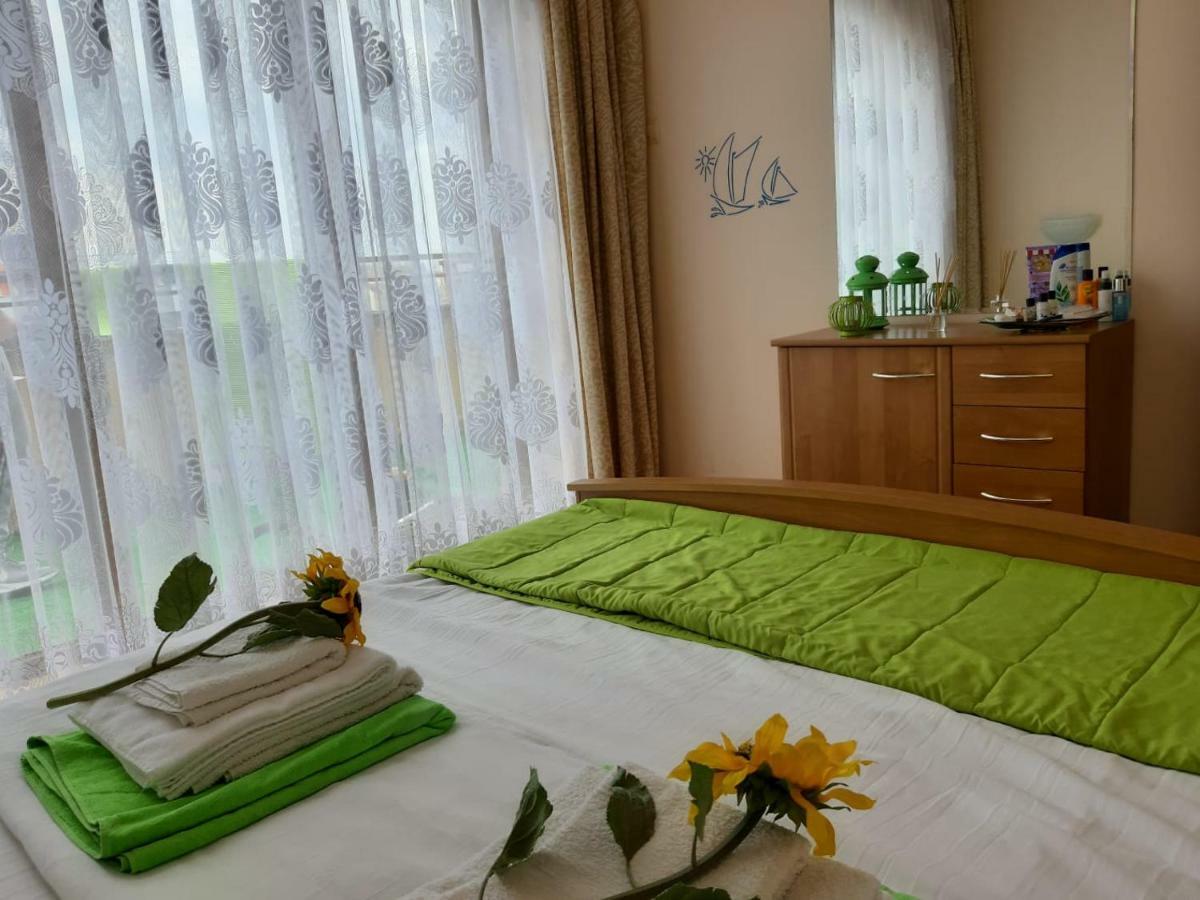 Golden Dreams Apartment Napospart Kültér fotó